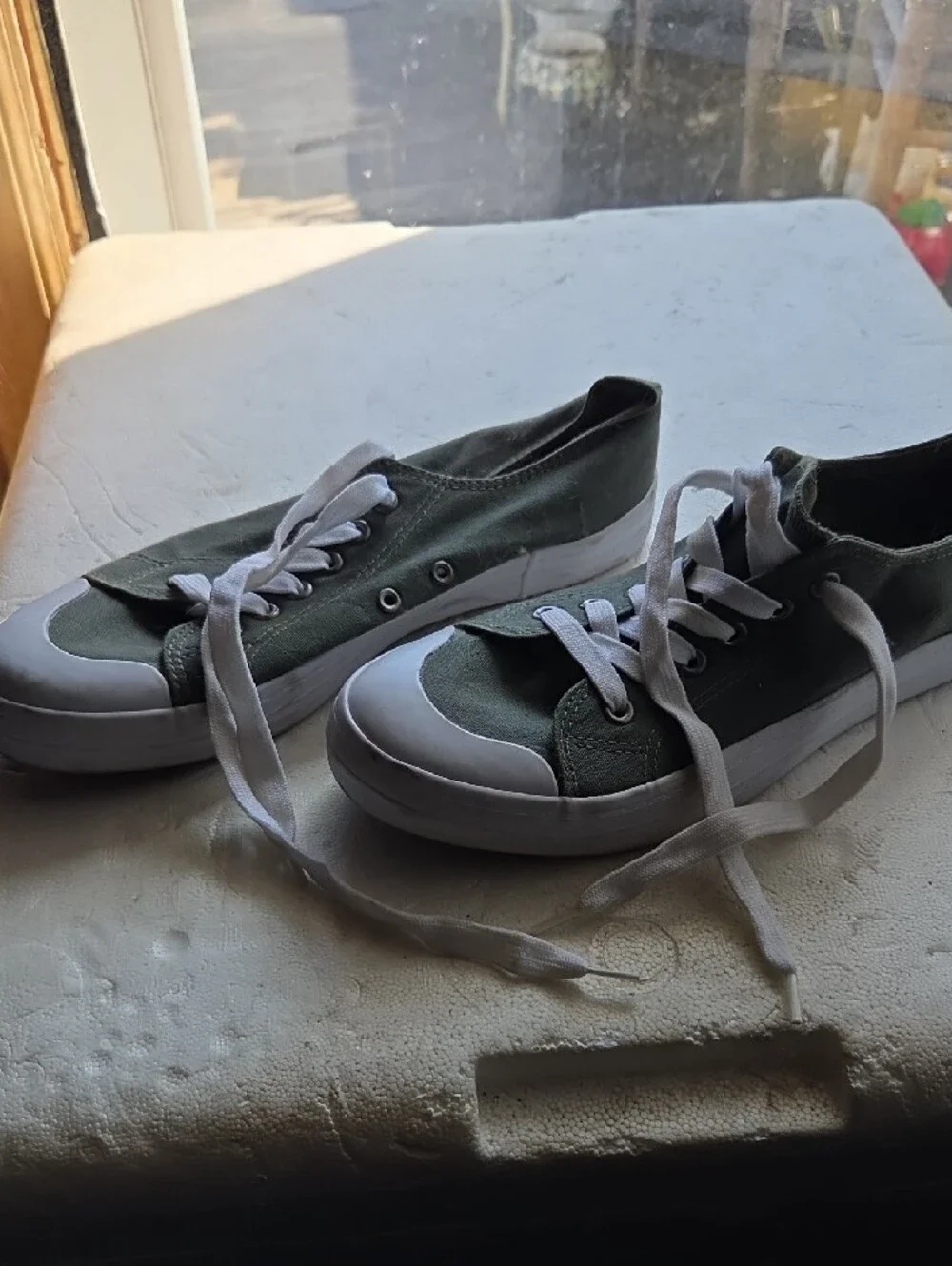 Joe Boxer  Casual Canvas Sneakers in Olive Green Size 9 Y2k